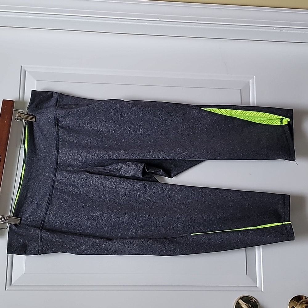 Cropped Yoga/ Workout Pants